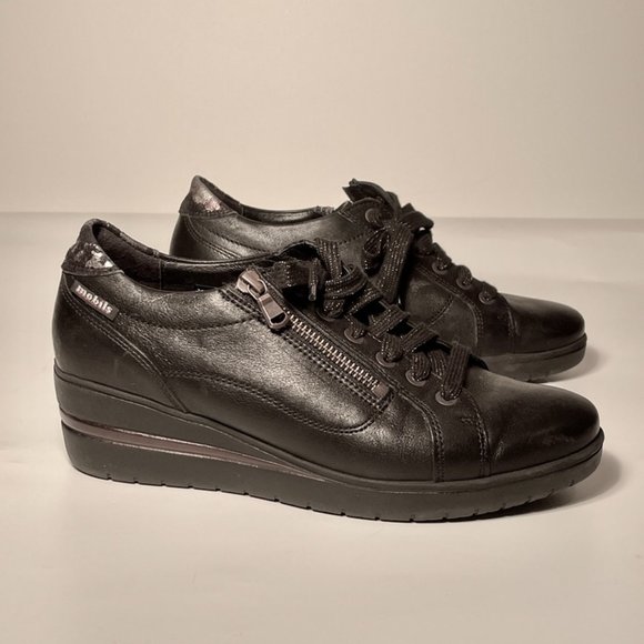 Mobils(branch of Mefisto) Comfortable Black Leather Lace-up Wedges with Zipper - Picture 3 of 16
